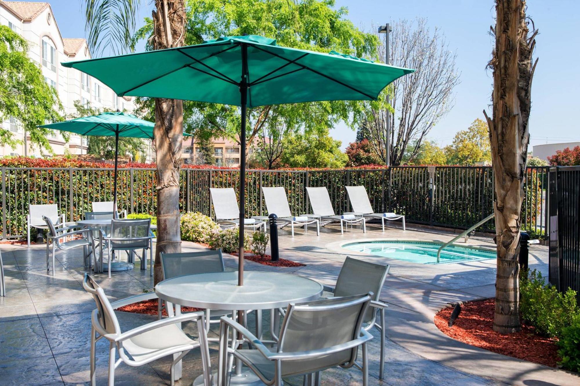 Springhill Suites Bakersfield Kültér fotó